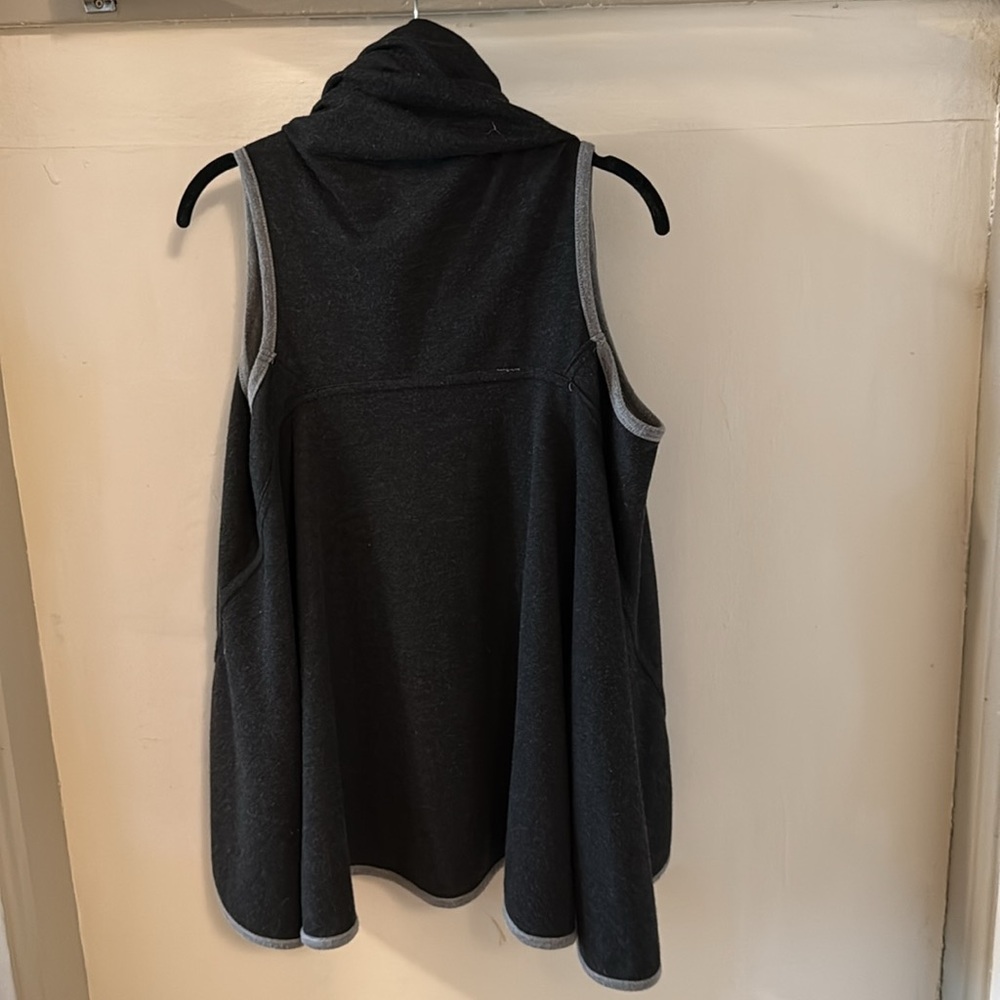 Reversible Vest Top - Picture 4 of 4